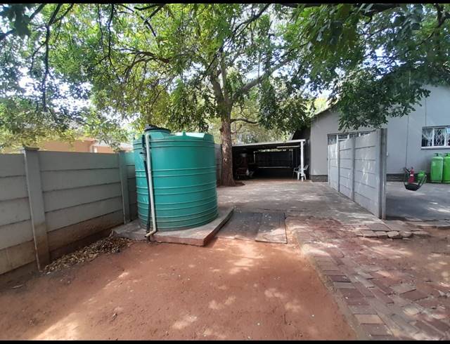 4 BEDROOM HOUSE FOR SALE IN PROTEA PARK
